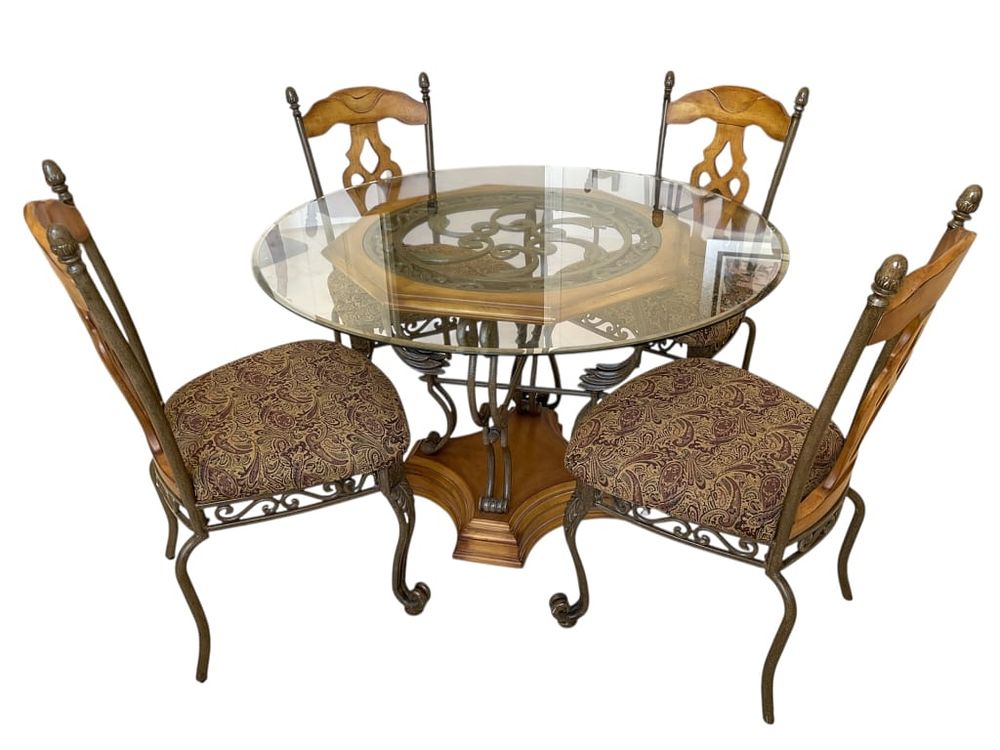 DejaVu Estate Sales & Auctions | Auction 1 | CHRISTMAS AND WAREHOUSE CLEARANCE AUCTION