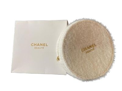 CHANEL WHITE FUZZ ROUND MAKEUP COSMETIC BAG BEAUTE. *For ALTERNATIVE SHIPPING QUOTES or local 