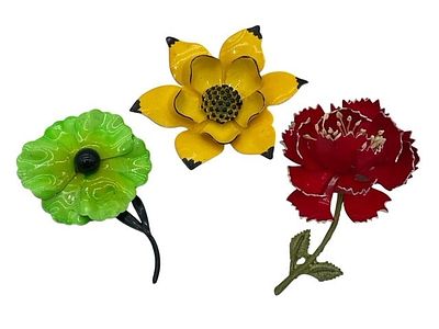 3 VINTAGE GORGEOUS ENAMELED DAISY FLOWERS BROOCHES. *For ALTERNATIVE SHIPPING QUOTES or local 