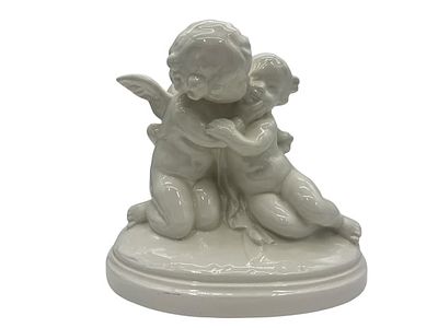 LOVELY CERAMIC STATUE BOTICELLI ANGELS KISSING 11". *For ALTERNATIVE SHIPPING QUOTES or local 