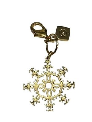 CHANEL 2023 SNOWFLAKE MADE OF CC'S CHARM PENDANT. *For ALTERNATIVE SHIPPING QUOTES or local 