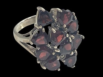 STERLING SILVER RED GARNET GEM CLUSTER RING SZ 8.5. *For ALTERNATIVE SHIPPING QUOTES or local 
