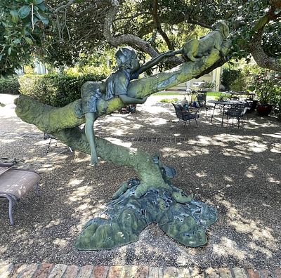 JIM DAVIDSON MONUMENTAL BRONZE GARDEN SCULPTURE 89. Monumental outdoor bronze garden sculpture 