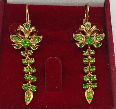 Серьги. Золото .750 Демантоиды Экспертное заключение