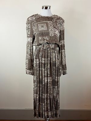 Vintage 1980s Printed Crepe Dress. w/ original self-covered belt, approx. B 40", W up to 35" 
