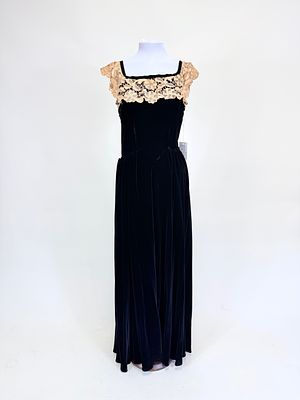 BLACK SILK VELVET & LACE PARTY DRESS, LATE 1930s. B 32", W 26", large seam openings, some light 