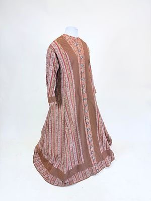ANTIQUE WOOL CHALLIS PAISLEY WRAPPER, LATE 1860s-1870s. SH-SH 18", L 56", holes & period mends 