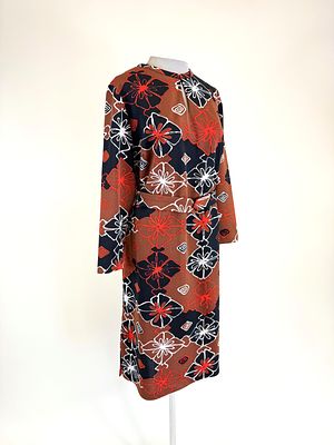 VINTAGE 1970s PRINTED PARTY DRESS. B 42", W 40", good condition