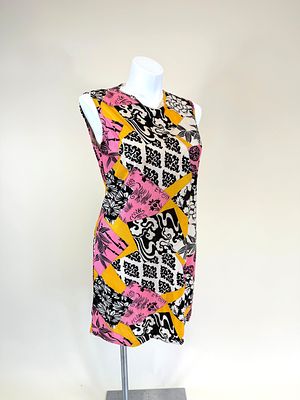 VINTAGE 1960s PRINTED MINIDRESS. B/W 42", some light stains/discoloraton, see photos