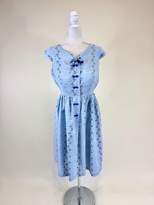 VINTAGE 1950s PATTERNED PLAID COTTON DAY DRESS. B 38", W 32", small holes to front, see photos