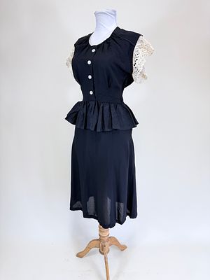 VINTAGE LATE 1940s COCKTAIL DRESS. B 34", W 24", good condition