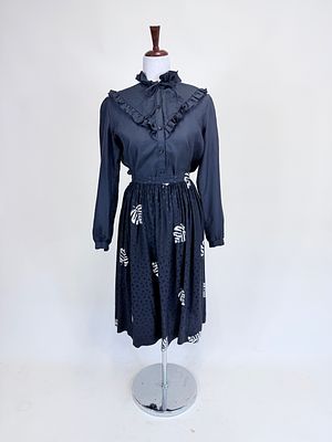 PATTERNED SILK SKIRT & POET BLOUSE, 1980s. skirt W 30", blouse B/W 38", blouse w/ few snags 