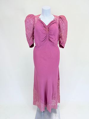 ROSE CREPE & GUIPURE LACE EVENING GOWN, EARLY 1940s. B 44", W up to 38", staining to center 