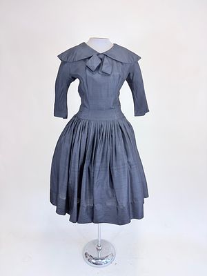 SUZI PERETTE SILK SHANTUNG PARTY DRESS, 1950s. B 36", W 27", wear at zipper, some seam strain 