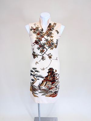 ALFRED SHAHEEN SHEATH DRESS, 1970s. B/W 38", great condition, see photos