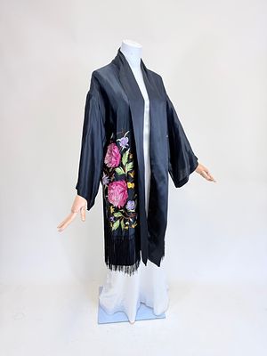 EMBROIDERED CANTON SHAWL ROBE, 1940s. L 42", pulls to embroidery, see photos. Provenance: The M. 