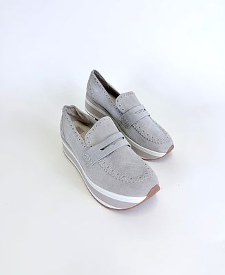 DOLCE VITA PLATFORM LOAFERS. Size 9, unworn condition