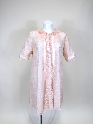 PEACH LACE BOUDOIR ROBE, 1960s. B 40", W 46", small spot stain CF, see photos.