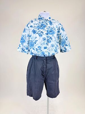 PRINTED SHIRT & BERMUDA SHORTS, 1960s-1970s. B/W 40", shorts W 27", L 19.5", spot staining, wear 