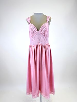 EMBROIDERED PINK NEGLIGEE, 1960s. B 38", W 29", good condition, see photos