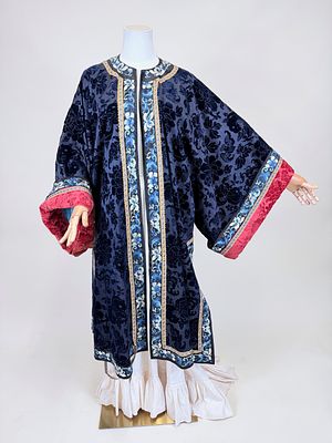 VOIDED SILK VELVET & EMBROIDERED CHINESE ROBE, 1890. Sleeve-sleeve 55", L 44.5", lining 