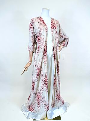 PRINTED COTTON CREPE ROBE, 1937. L 51", discoloration, collar damaged & detaching, see photos. 