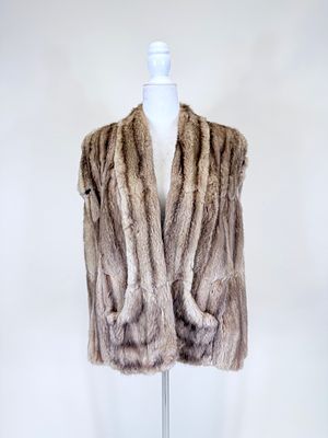 FUR CAPELET, 1940s. L 25", few small seam openings, splits up to 3.5", see photos. Provenance: 