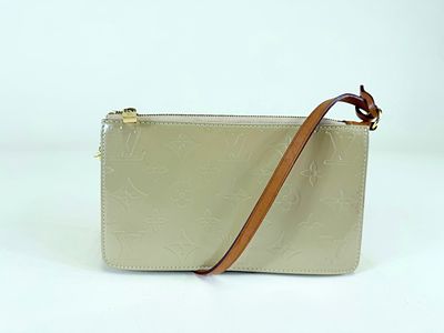 IMITATION LOUIS VUITTON VERNIS LEXINGTON POCHETTE BAG, 1990-2000s. Light stains & scuffs
