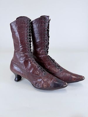 LADIES HIGH TOP BOOTS, 1910-1918. Some wear/cracking to leather &amp; heels, see photos. 