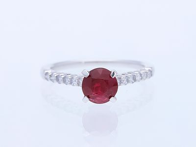 Ring 1,45 ct. Spinel, Diamonds White gold 18 kt. IGI certificate, new. Product Description: 