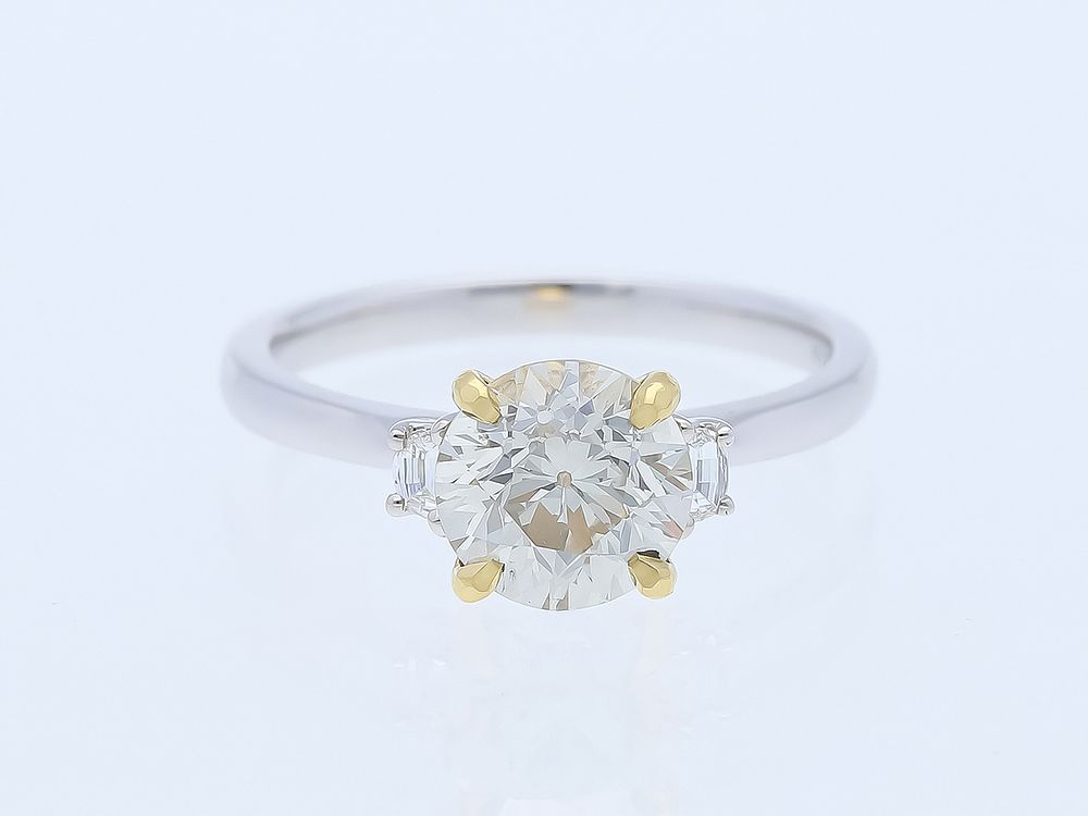 Ring 1,74 ct. Diamond, Diamonds 750 Bicolour 18 kt. IGI certificate New. Product Description: 