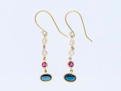 Earrings 1,20 ct. Diamonds, Sapphires, Rubies 585 Yellow gold 14 kt. GIL certificate. Product 