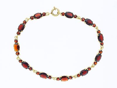 Bracelet 12,00 ct. Garnets 333 Yellow gold 8 kt. Product Description: 
Material: Yellow gold 