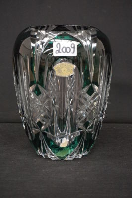 VAL SAINT LAMBERT - Mooie vaas in handgeslepen kristal - Gesigneerd - Groen - H: 24 cm