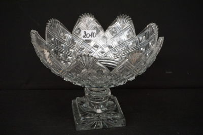 PRACHTIGE COUPE OP VOET - Handgeslepen kristal - H: 23 cm Diameter: 30 cm