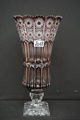 GROTE VAAS OP VOET - In handgeslepen kristal - Amethyst kleur - H: 43 cm