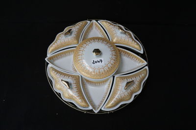 INDONESISCHE BUFFETSCHAAL IN PORSELEIN - Volledig - Gesigneerd KADIRELLI - Diameter: 37 cm