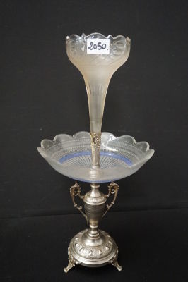 PIQUE FLEUR OP VERZILVERDE VOET - Ca.1920 - H: 53 cm