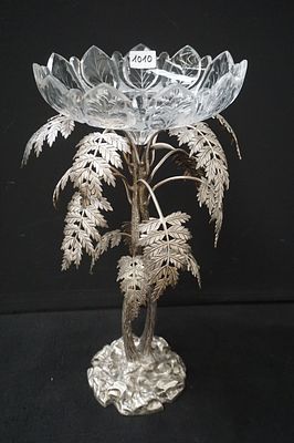 prachtige verzilverde milieu de table - met geslepen coupe - in de vorm van een boom - H: 58 cm