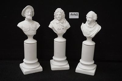 3 borstbeelden in biscuit van historische figuren - "Louis XIV" , "Henry IV" en "Louis XV" - H:
