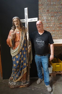 uitzonderlijk groot antiek religieus beeld in hout - polychroom - "Jezus Christus" - H: 205 cm