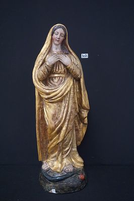 antiek religieus beeld in hout - polychroom en gedoreerd - "Maria met onderaan slang en appel"