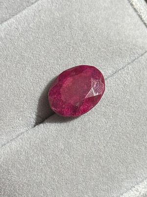 Natural Ruby 10.00 Ct – EGL Certified – Oval Cut
. Stunning natural ruby weighing 10.00 carats 
