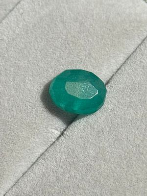 Natural Emerald 7.00 Ct – EGL Certified, Oval Cut. Natural Emerald - 7.00 carats 
This gemstone 