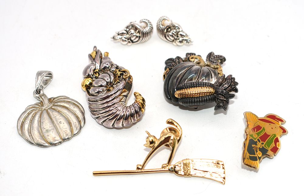 A Collection of Costume Jewelry including Beau and Avon. A collection of six pieces of jewelry 