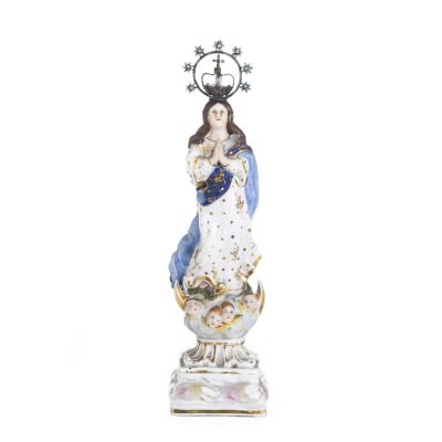 NOSSA SENHORA DA CONCEI&Ccedil;&Atilde;O. Escultura em porcelana moldada e relevada do 