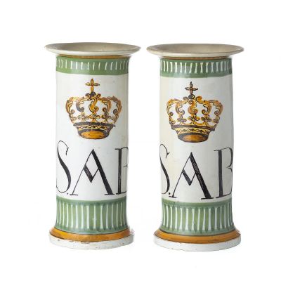 PAR DE MANGAS EM FAIAN&Ccedil;A. Portuguesa, fabrico de Gaia, F&aacute;brica de Bandeira ou 