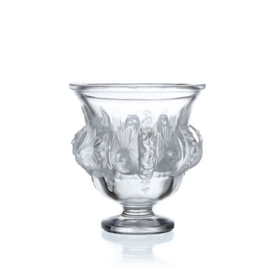 REN&Eacute; LALIQUE (1860-1945). Ta&ccedil;a com p&eacute; "Dampierre", em cristal franc&ecirc;s 