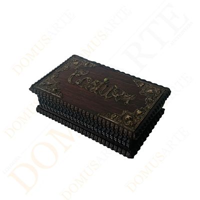 Caixa em pau Santo com apliques em prata "Costura". pau-santo, formato retangular, apliques de 