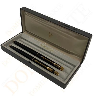 Conjunto de caneta de aparo e lapiseira Parker. lacado a negro, lote composto por caneta de 